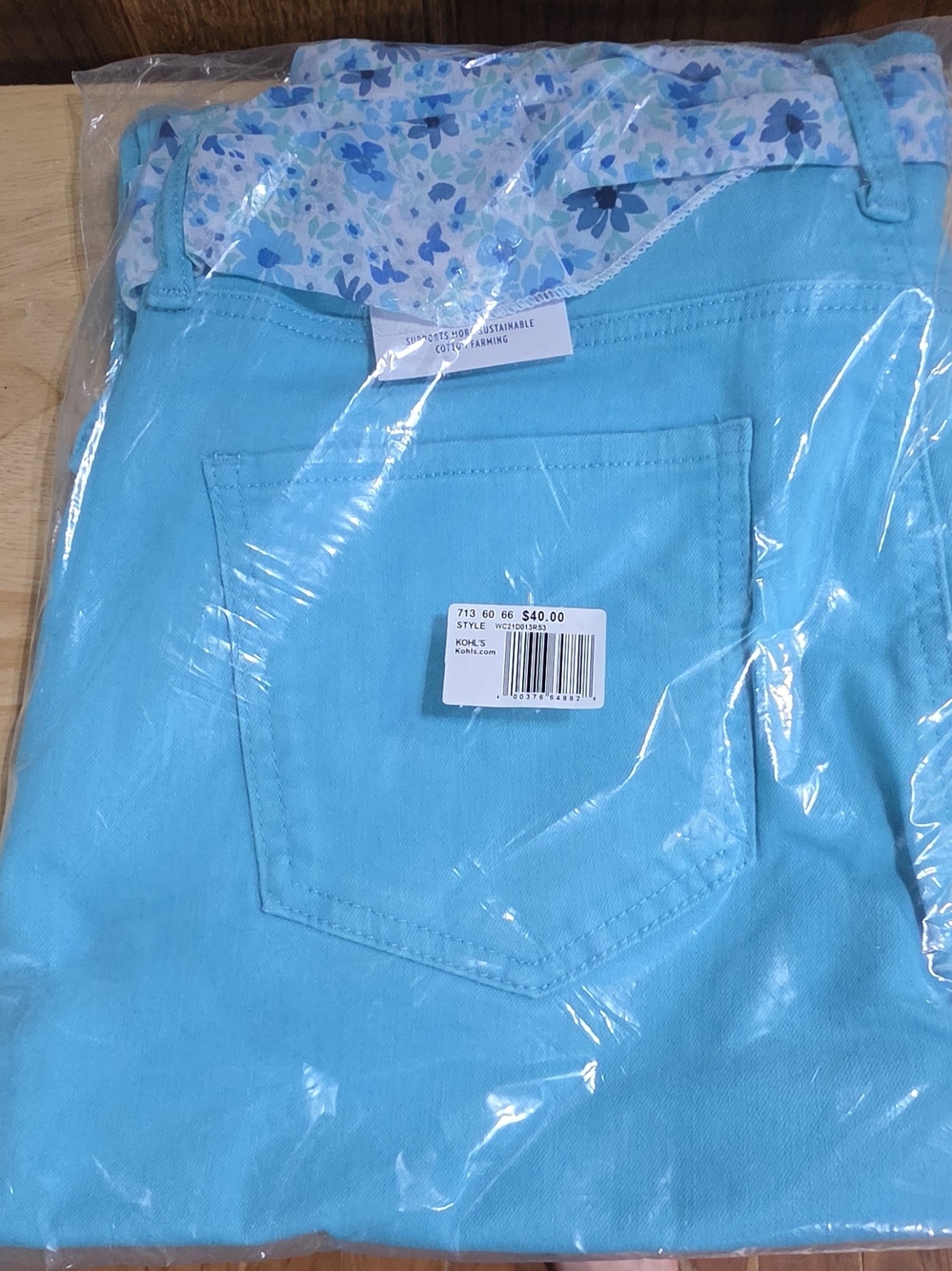 Croft & Barrow Mid Rise Capri, size 14